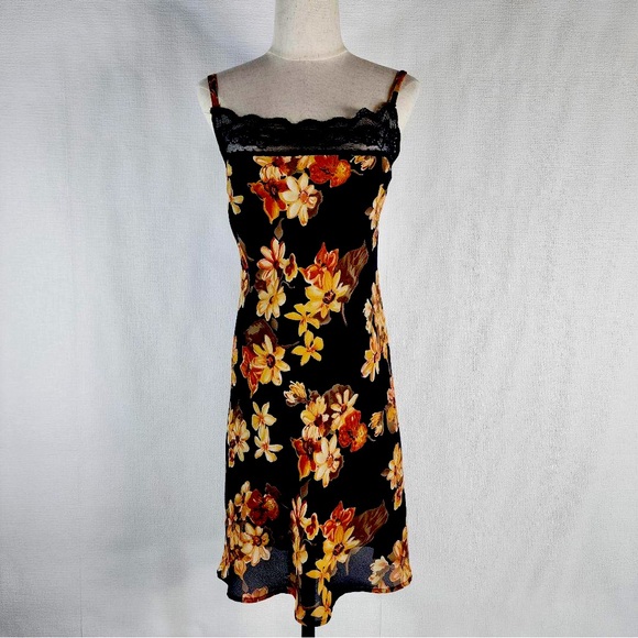 Vintage USA-made camisole dress with lace and floral print, black, size M - Picture 1 of 4